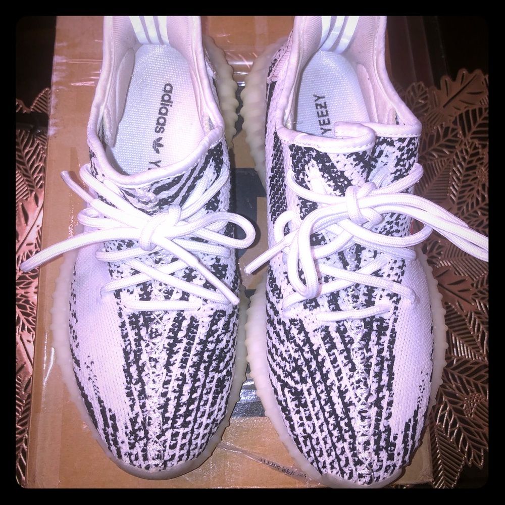 Women’s Yeezy Boosts V2